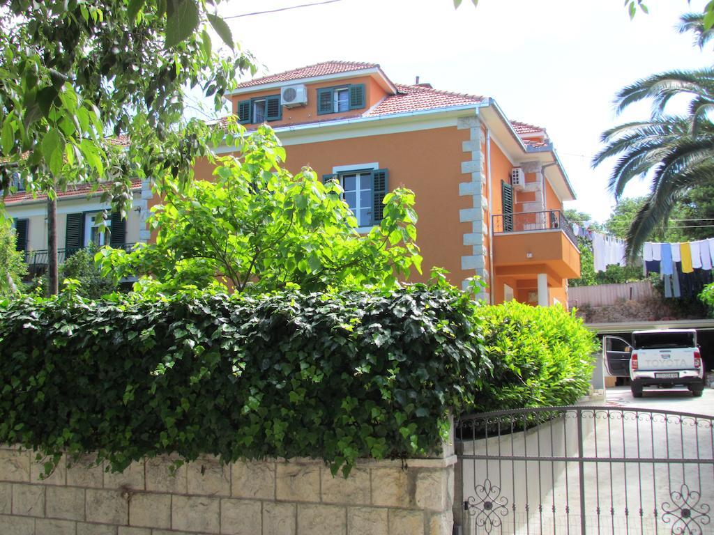 Apartment Bacvice Holiday With Free Parking Split Bagian luar foto