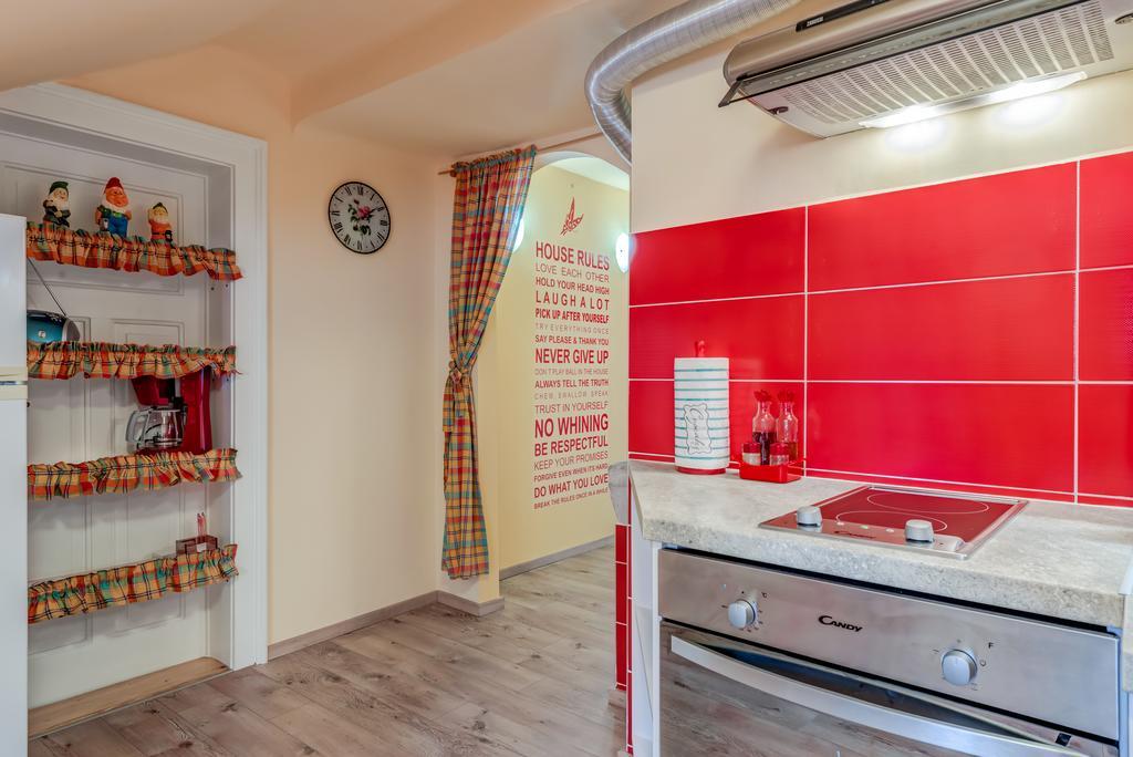 Apartment Bacvice Holiday With Free Parking Split Bagian luar foto