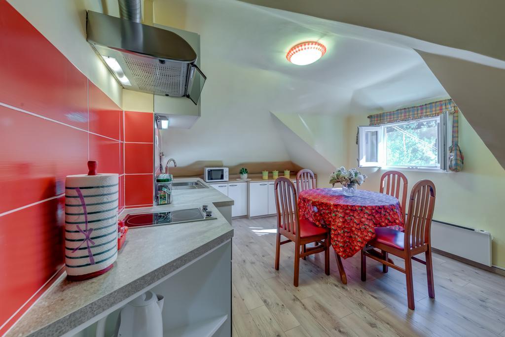 Apartment Bacvice Holiday With Free Parking Split Bagian luar foto