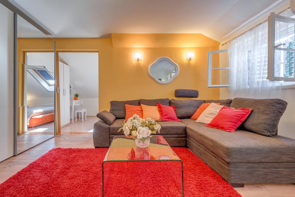 Apartment Bacvice Holiday With Free Parking Split Bagian luar foto